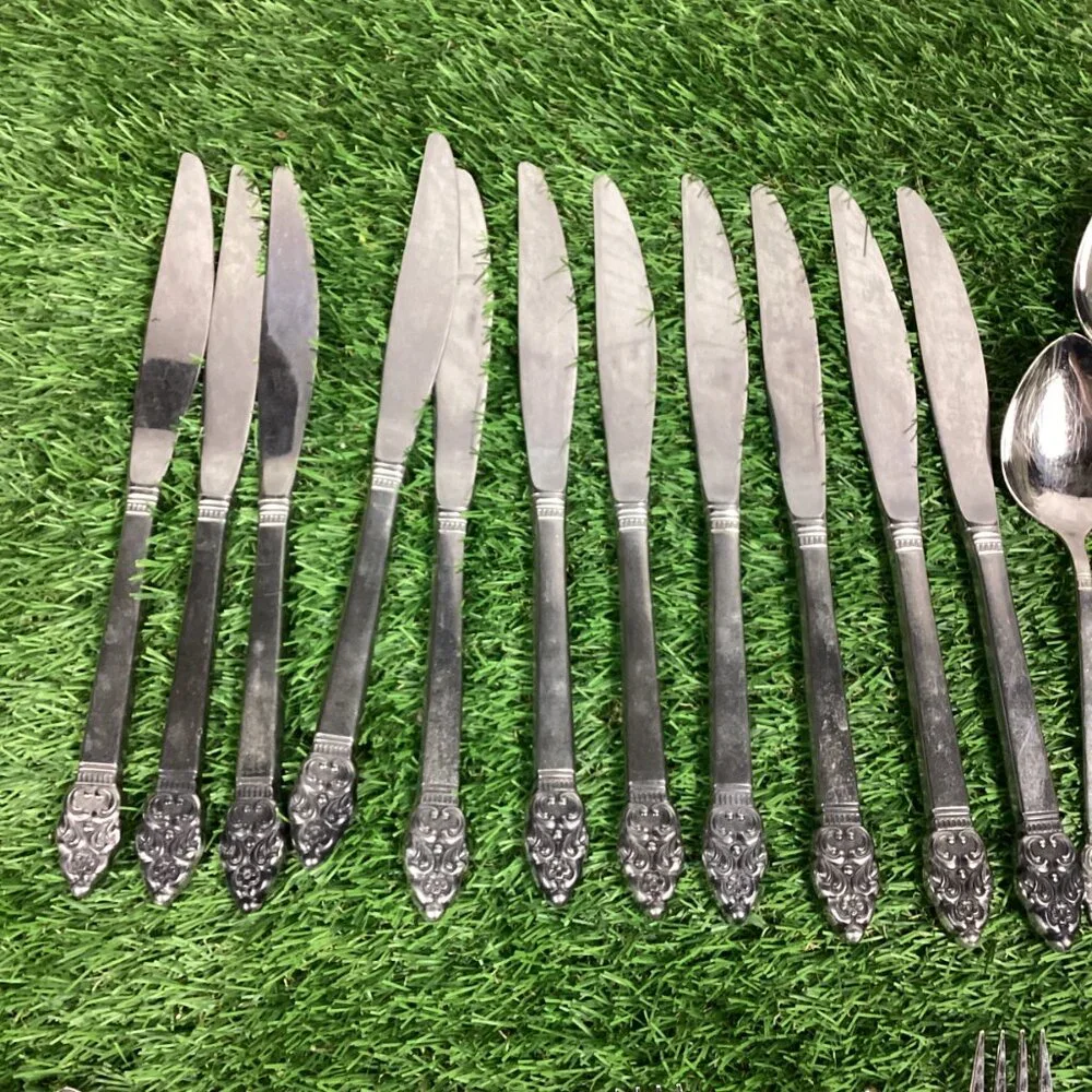 Oneida Vineland Stainless Steel Flatware Set of 8 +